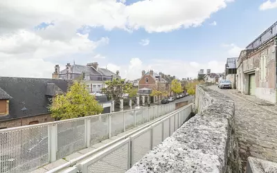 Laon (02000)