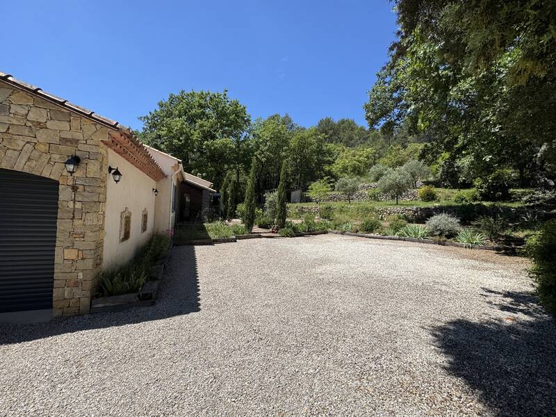 Méounes-Lès-Montrieux (83136)