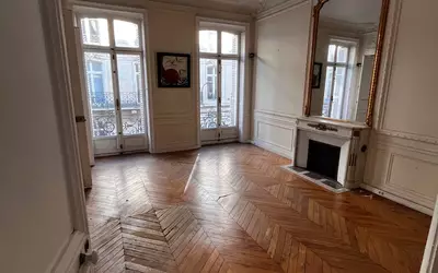 Paris 8E