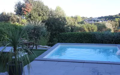 Nîmes (30000)