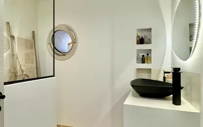 Sénas (13560)