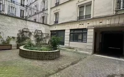 Paris 9E