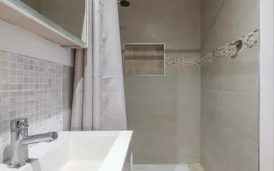 - Maison De Ville
