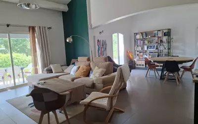 Fréjus (83600)