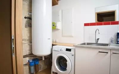 Uzès (30700)