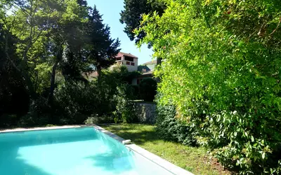 Nîmes (30000)