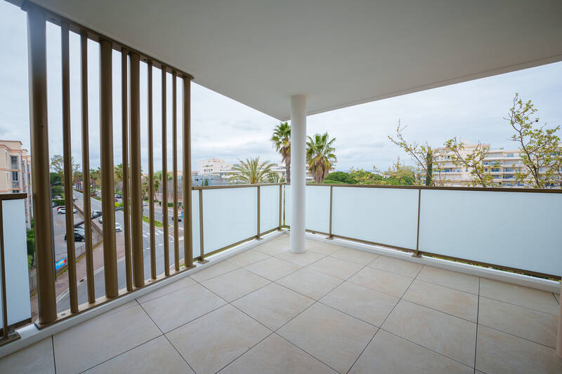 Fréjus (83600)