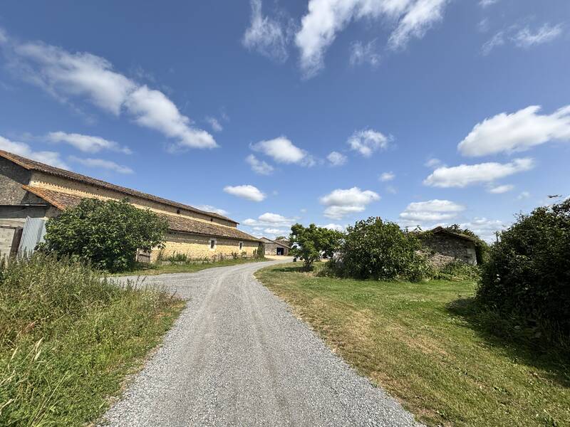 Coulombiers (86600)