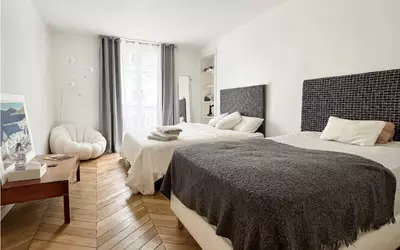 Paris 8E