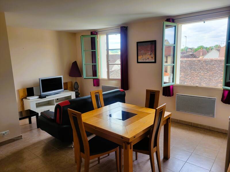 Aillant-Sur-Tholon (89110)