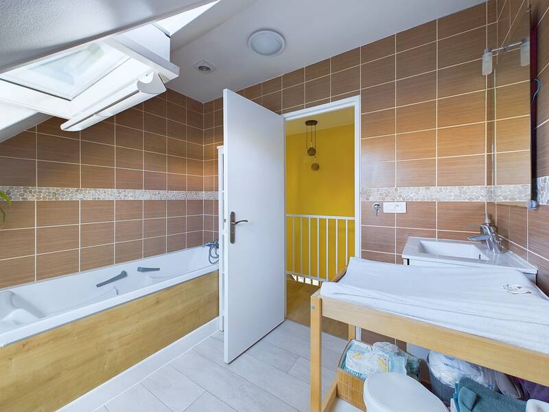 Le Plessis-Trévise (94420), Dans Le Quartier Du Val Roger