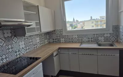 Oullins (69600)