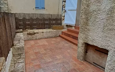 Tresques (30330)