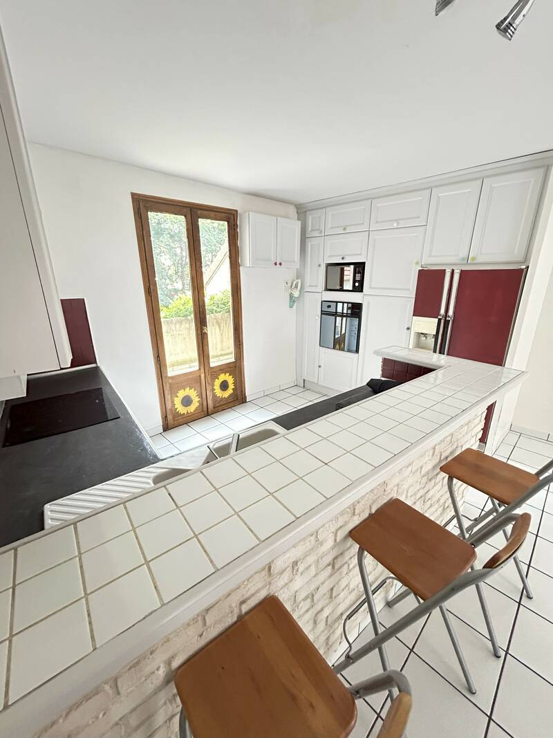 - Maison De Ville