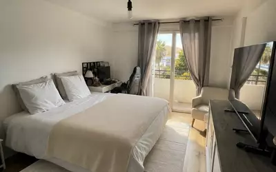 Hyères (83400)