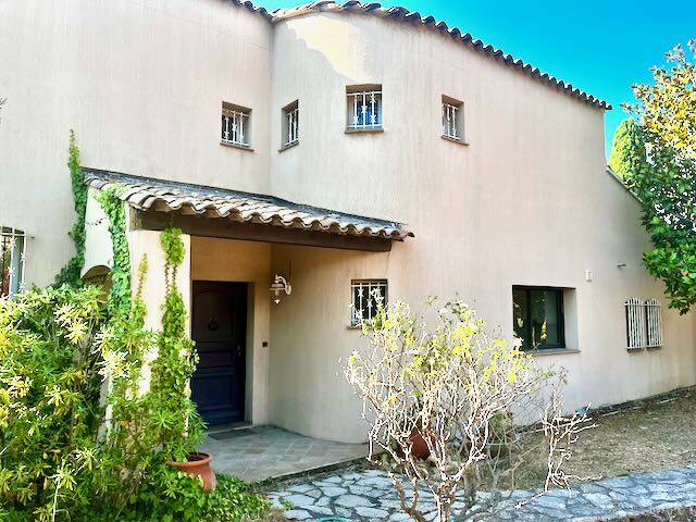 Sanary-Sur-Mer (83110)