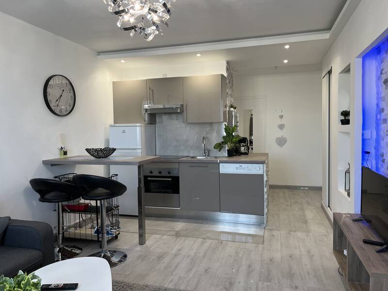 Oullins (69600)