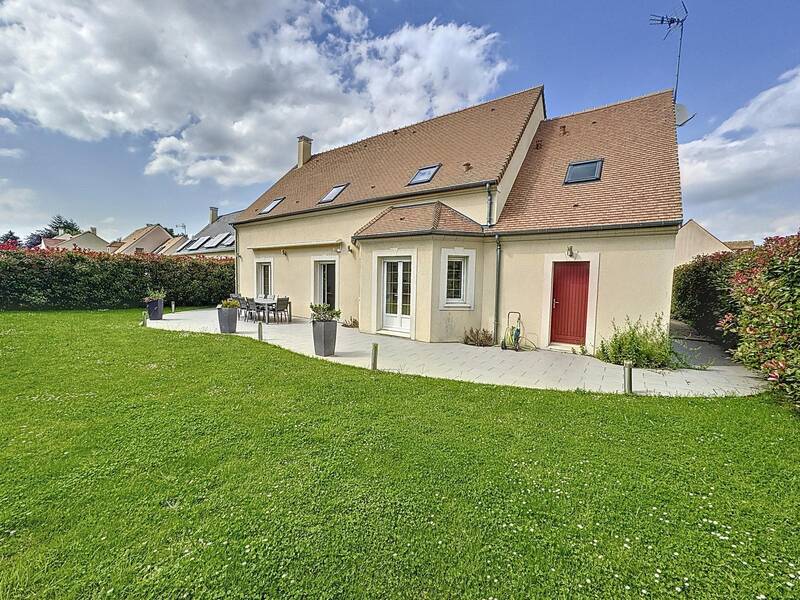 Jolie Demeure Familliale Avec Jardin
