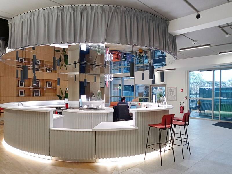 Bureaux, local professionnel Paris 14E - 15&nbsp;m² - 1.099&nbsp;&euro;