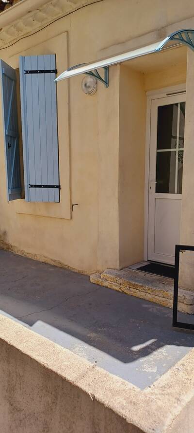 Location appartement studio Nîmes (30)