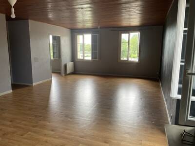 Location appartement 2 pièces Saint-Médard-d'Eyrans (33650)