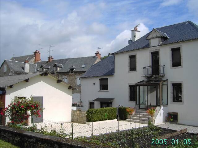 Bertholène (12310)