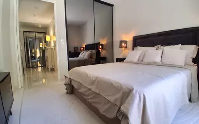 Fréjus (83600)