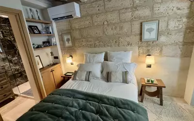 Uzès (30700)