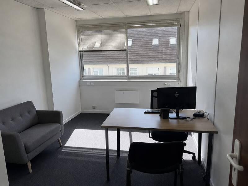 Bureaux, local professionnel Les Ulis (91940) - 20&nbsp;m² - 250&nbsp;&euro;