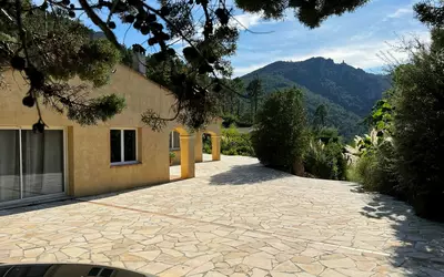 Fréjus (83600)