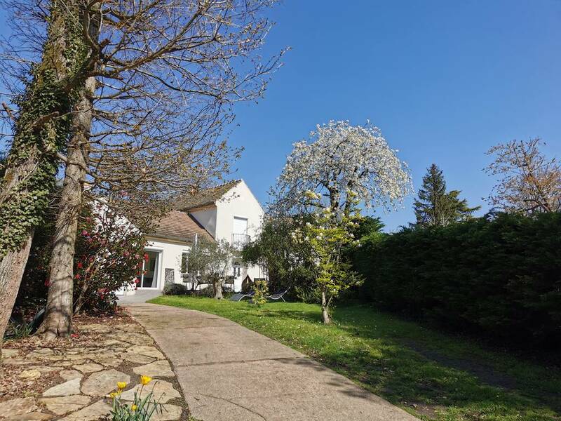 Le Mesnil-Saint-Denis (78320)