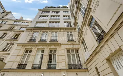 Paris 8E