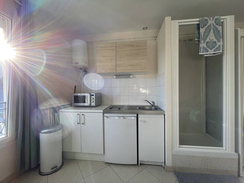 Paris 8E