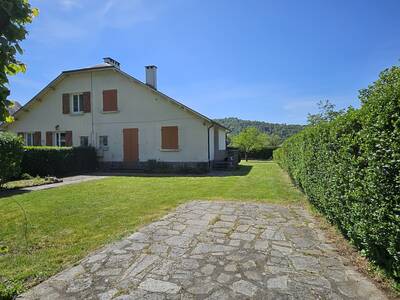 Vente maison 5 pièces Champs-sur-Tarentaine-Marchal (15270)