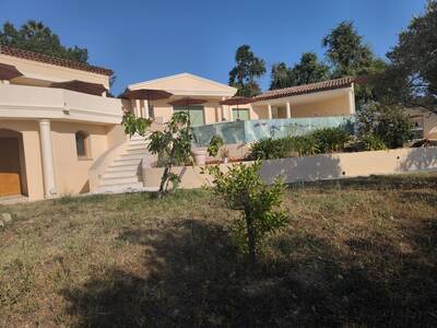 Location maison 7 pièces Châteauneuf-Grasse (06740)