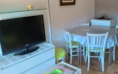 Bormes-Les-Mimosas, Vue Mer Et Piscine