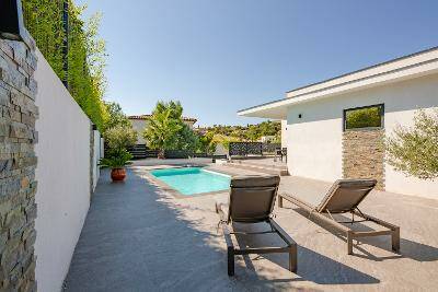 Fréjus (83600)
