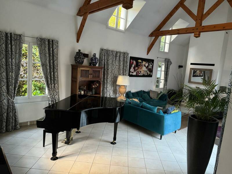 Magny-Le-Hongre (77700)