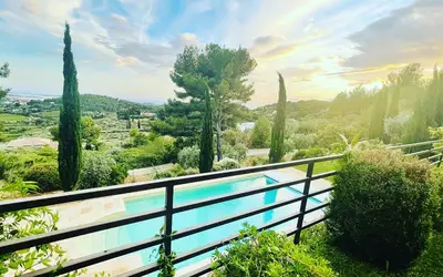 Sanary-Sur-Mer (83110)