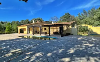 Fréjus (83600)