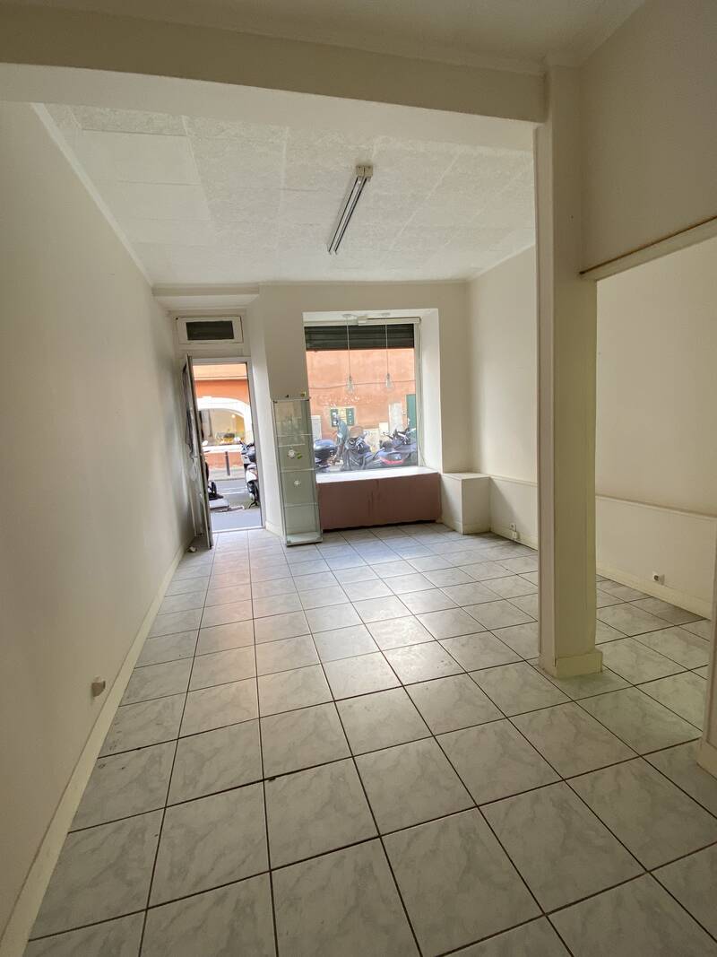 Local commercial Saint-Denis (93200) - 20 m² - 750 €