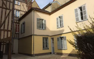 Troyes (10000)