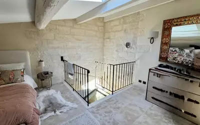 Uzès (30700)