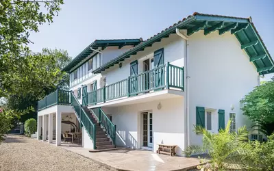 Larressore (64480)
