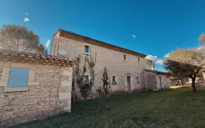 Uzès (30700)