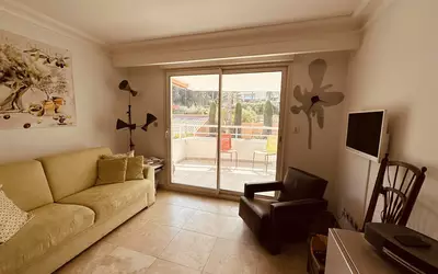 Avec Terrasse, Piscine Et Parking - Cavalaire-Sur-Mer