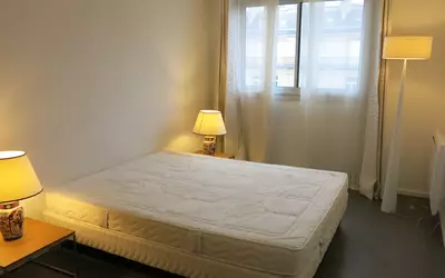 Paris 8E