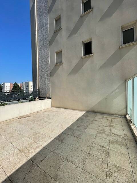 Appartement Avec Terrasse Refait À Neuf