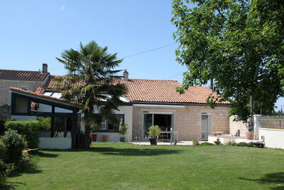 Vente maison 5 pièces Saint-Hippolyte (17430)