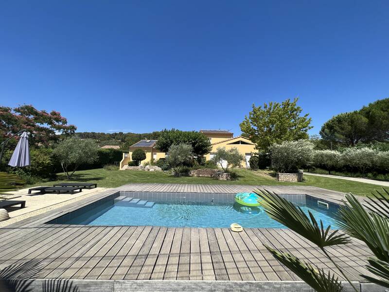 Cadenet (84160)
